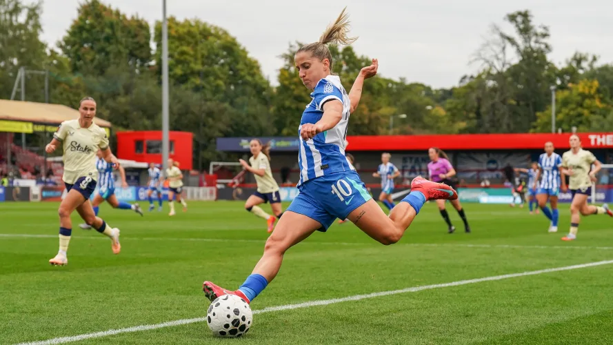 Cankovic striking the ball