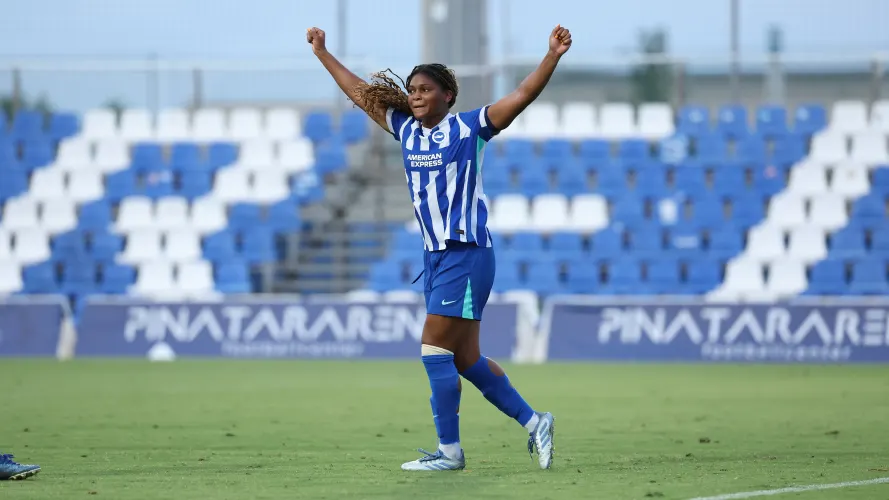 Kiko Sieke celebrating a goal